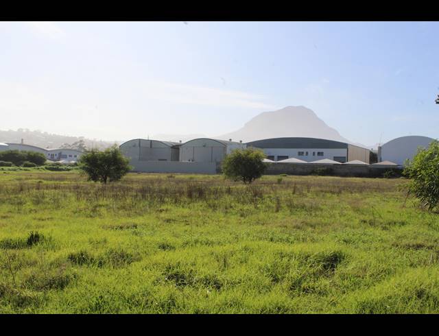 11,204M² VACANT LAND FOR SALE IN SOMERSET WEST CENTRAL